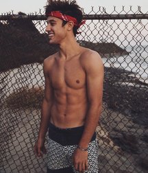 cameron dallas 5bb24ccb3e09c.jpg