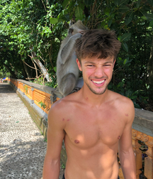 cameron dallas 5bb24cd0c5471.jpg