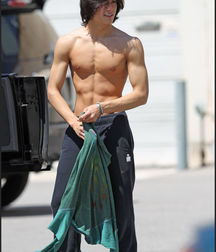 boo boo stewart 5dbc965343850.jpg