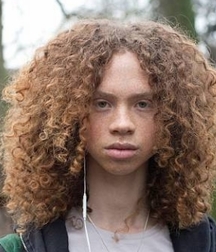red haired model 5dbdbc4ddfbae.jpg