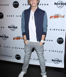 cody simpson 5dc3943ebc500.jpg