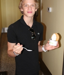 cody simpson 5dc39442b0537.jpg
