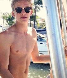 cody simpson 5dc3944d987ba.jpg