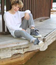 singer timoti 5dc457a13a578.jpg
