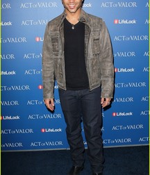 corbin bleu 5dc505887d207.jpg