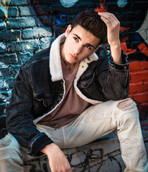 daniel skye 5dc7797e282a0.jpg