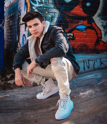 daniel skye 5dc7797f8cbe2.jpg