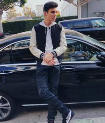 daniel skye 5dc7798f3ca85.jpg