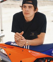 hayes grier 5dd1bdf0171db.jpg