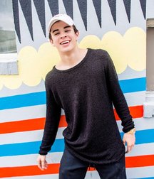 hayes grier 5dd1bdf502284.jpg