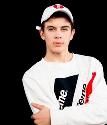hayes grier 5dd1bdf8c59a3.jpg