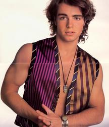 joey lawrence 5dd97a7ebc826.jpg