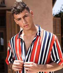 sexy model 5ddd7320ae96c.png