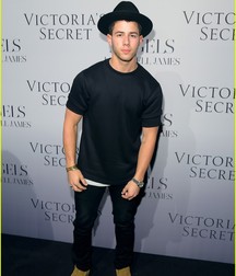 nick jonas 5dea06b801b47.jpg