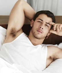 nick jonas 5dea06ba865c9.jpg