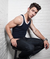 nick jonas 5dea06beddad9.jpg