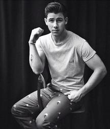 nick jonas 5dea06cbca54f.jpg