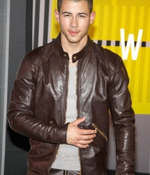 nick jonas 5dea06dd6f8a1.jpg