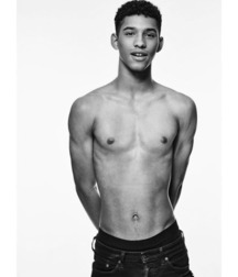 sexy male models 5df32685e91c7.jpg