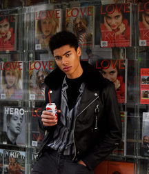 sexy male models 5df326b04703e.jpg