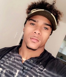 sexy male models 5df326c631f8a.jpg