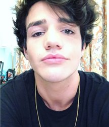 aaron carpenter 5df5e2e7040e3.jpg