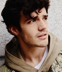 aaron carpenter 5df5e2f0f1121.jpg