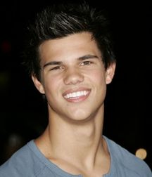 actor taylor lautner 5e3a2e9dc95ba.jpg