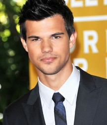 actor taylor lautner 5e3a2ea76e2f9.jpg