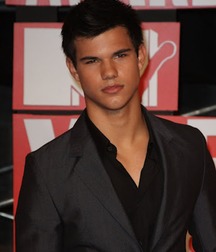actor taylor lautner 5e3a2eaf53c3f.jpg