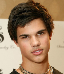 actor taylor lautner 5e3a2ec1b22d8.jpg