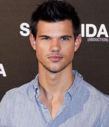 actor taylor lautner 5e3a2ecda9faf.jpg