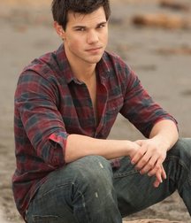 actor taylor lautner 5e3a2ed03a57d.jpg