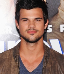 actor taylor lautner 5e3a2ed97e42b.jpg