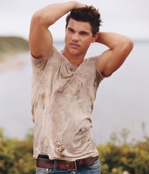 actor taylor lautner 5e3a2edc2893d.jpg