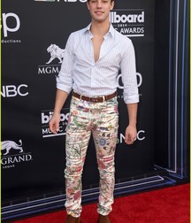 cameron dallas 5e67d60ad593a.jpg