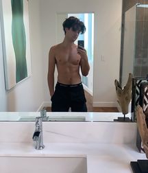 cameron dallas 5e67d60ed739e.jpg