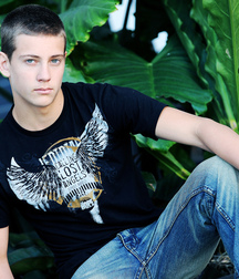 modelteenz:assorted gay tube 601200901bbb3.jpg