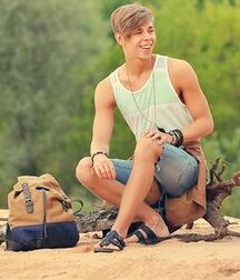Twink Season Boys in Shorts Tube 618eca37e5c3b.jpg