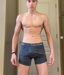 Muscled and athletic boys gay tube 606e3a062f4fb.png