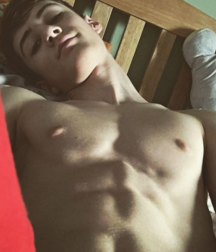 Muscled and athletic boys gay tube 606e3a836baeb.png