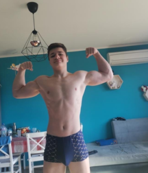 Muscled and athletic boys gay tube 606e3b686dd9c.png