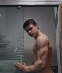 Muscled and athletic boys gay tube 606e3b6b21d90.png