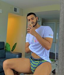 Black Guy Mirror Pics Twink Porn 61bbc61305813.jpg