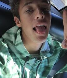 TONGUE PLAY 57c111342290d.jpg