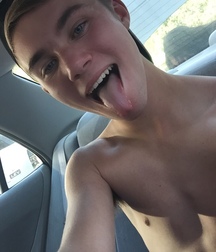 TONGUE PLAY 57c11142bfb62.jpg