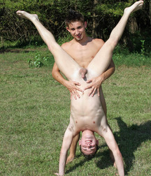 HOT SUMMER PORN BOYS TWINKS GAY 5edbee4c83255.jpg