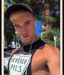 Lucas Dell Twink Tube Load 61954f502ee2f.jpg