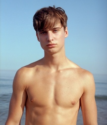 Gay porn youngs bonazzi in piscina 618ecb256f34a.jpg