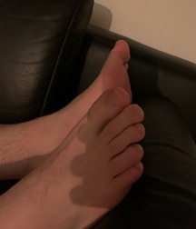 Gay porn ragazzi barefoot 61a0d8280fdcd.jpg